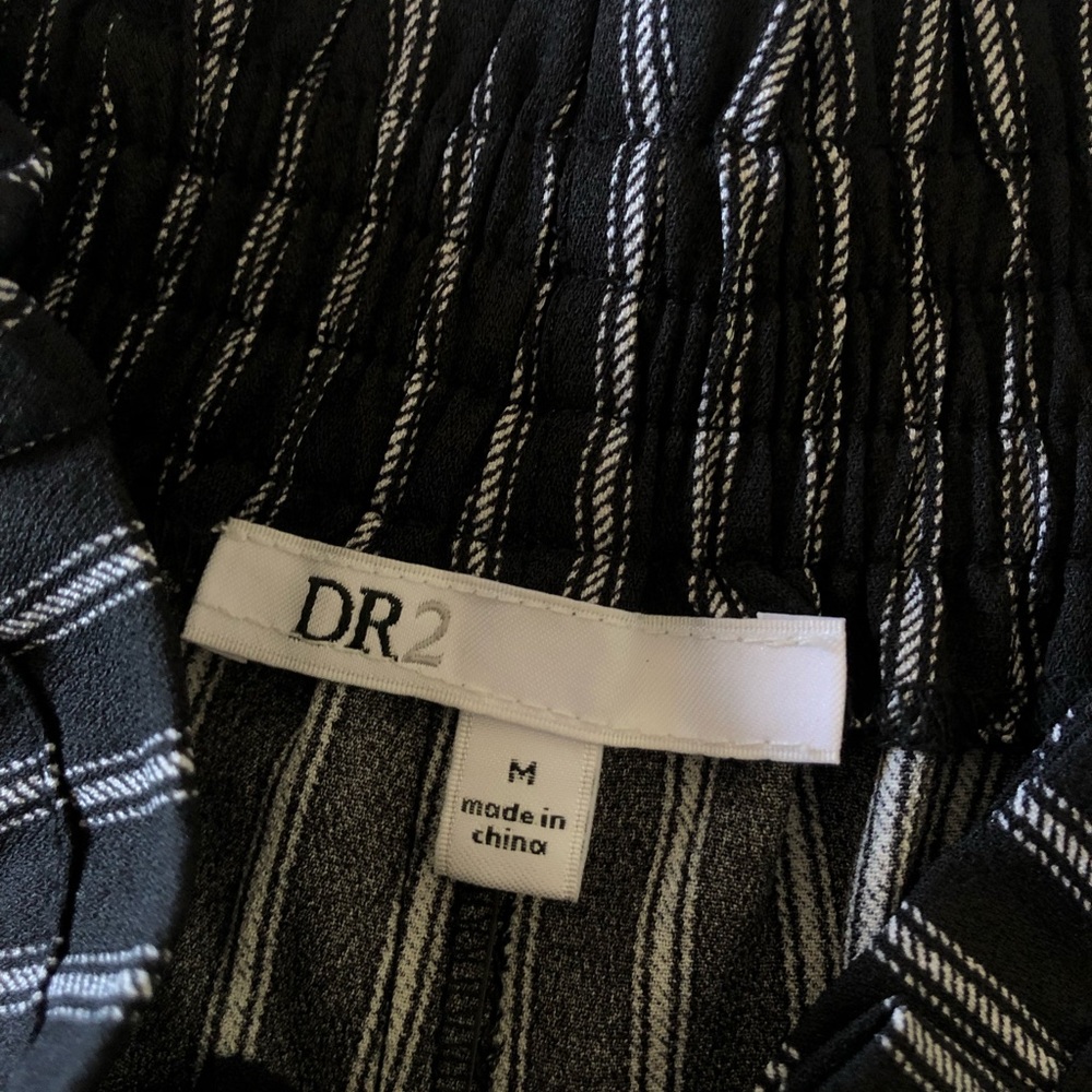 Drawstring Striped Shorts - Picture 3 of 4